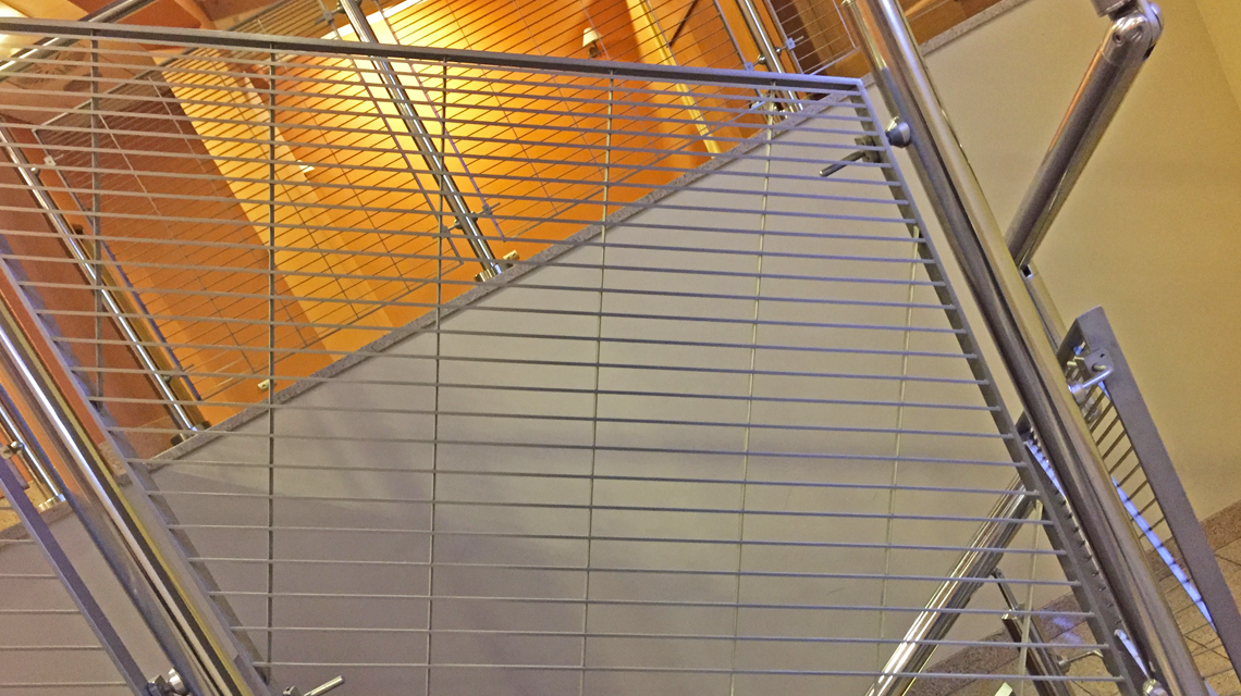 garde-corps remplissage en grille électro-soudée acier inoxydable SLOT www.maillemetaldesign.fr - <p>garde-corps remplissage en grille électro-soudée acier inoxydable SLOT <a href=