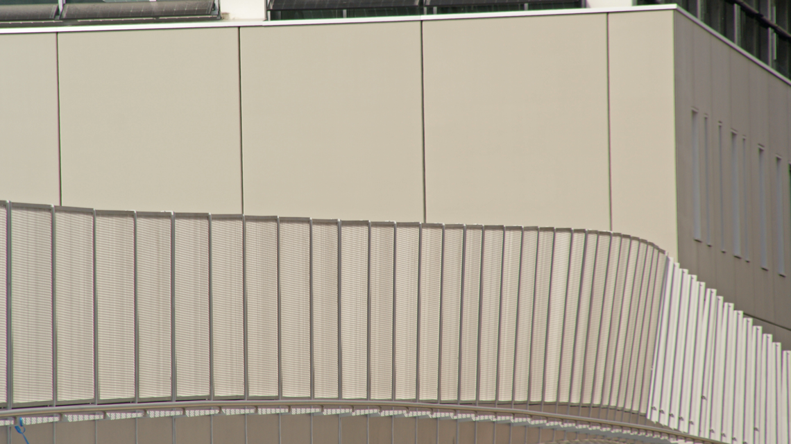 Passerelle Paris Batignolles grille électro-soudée thermolaquée www.maillemetaldesign.fr - <p>Passerelle Paris Batignolles grille électro-soudée thermolaquée <a href=